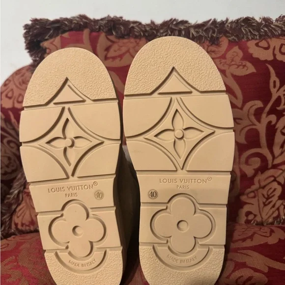 Louis Vuitton Cortina Ankle Boots - Picture 5 of 5